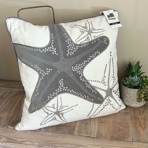 Starfish Gray & White Pillow - NEW ✨